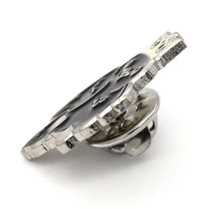 Crow-ned Pins measure 16mm x 25mm and come with a metal clutch backing.